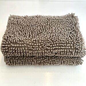 NWOT Pana Bath Mat Soft Cozy Shaggy Durable Absorbent Bath Rug for Bathrooms